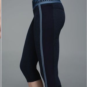 Lululemon Inner Essence Crop